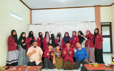 Reward Tiket Nonton untuk Dewan Pengajar dari Pihak Pondok Pesantren Bumi Santri Ar-Rumi.